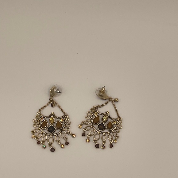 “VINTAGE” Drop /Chandelier Style Gold Tone With Gemstones Pierced Earrings. - Picture 3 of 4